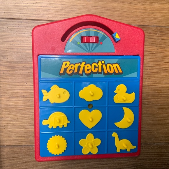 Perfection Hasbro Game - Picture 2 of 4